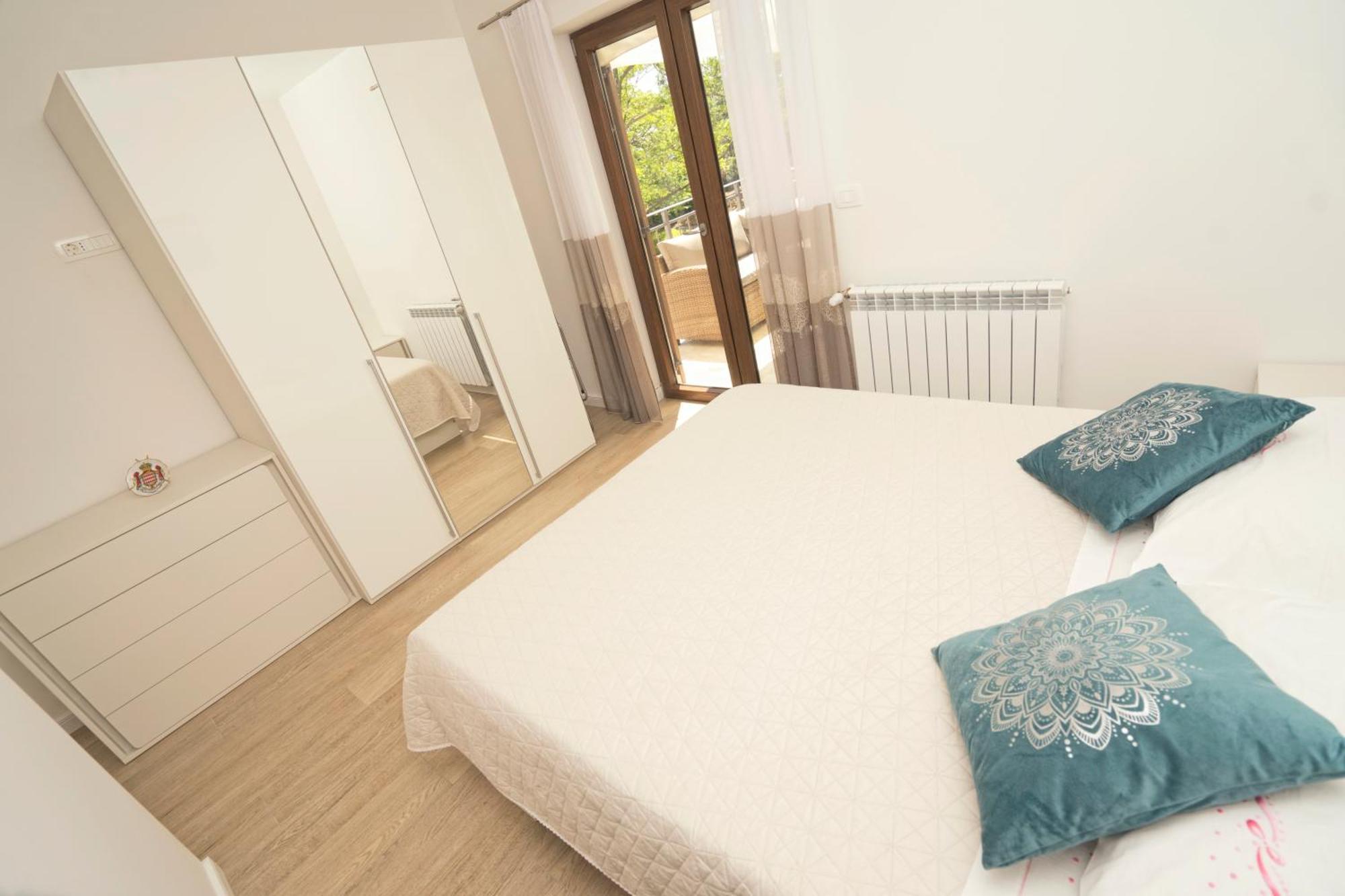 Riviera Blue Apartments With Seaview, Private Whirlpools And Parking Near Opatija Opric Buitenkant foto