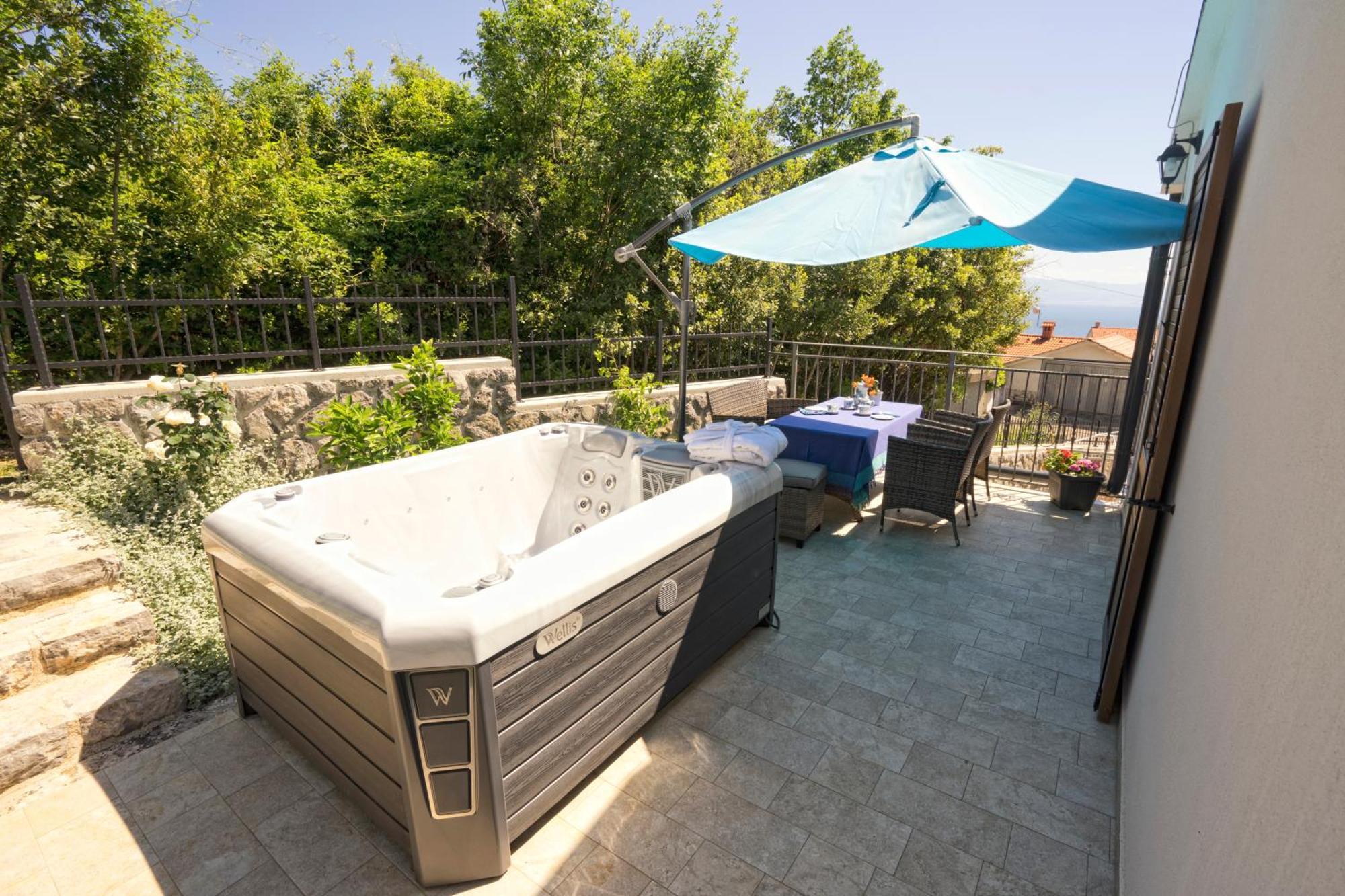 Riviera Blue Apartments With Seaview, Private Whirlpools And Parking Near Opatija Opric Buitenkant foto